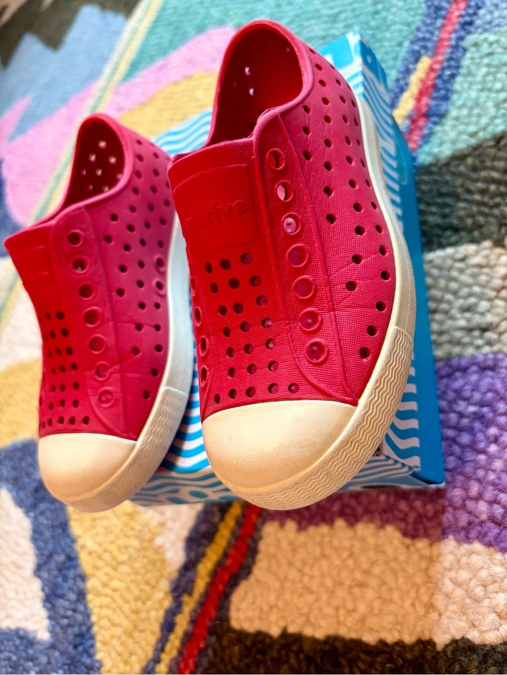 Jefferson Natives in Torch Red - size C9